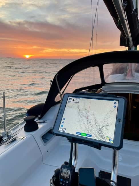 Porto: Best Exclusive Charming Sailboat Sunset - Key details before you book