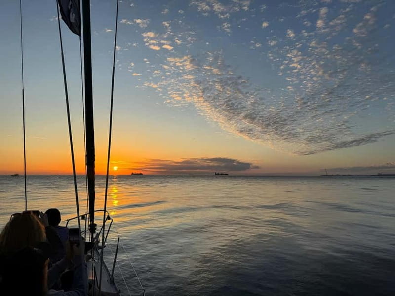 Porto: Best Exclusive Charming Sailboat Sunset - Why Porto looks different from the Douro
