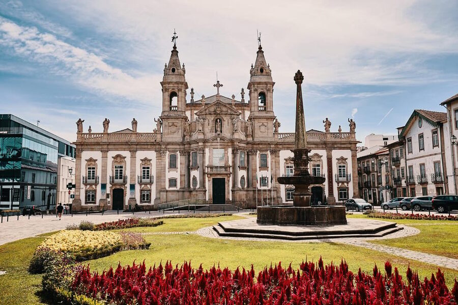 Porto: Braga and Guimarães Private Day Tour with Local - Key points to know before booking