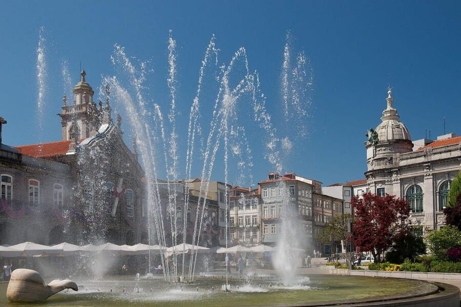 Porto: Braga and Guimarães Private Day Tour with Local - Leaving Porto in a private car