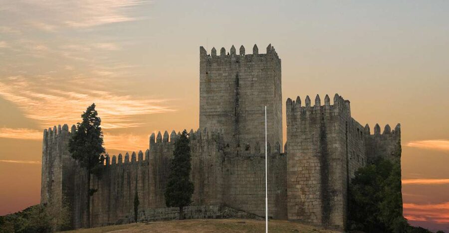 Porto: Braga & Guimarães Full Day Tour - Transport, pickup, and the rhythm of the day