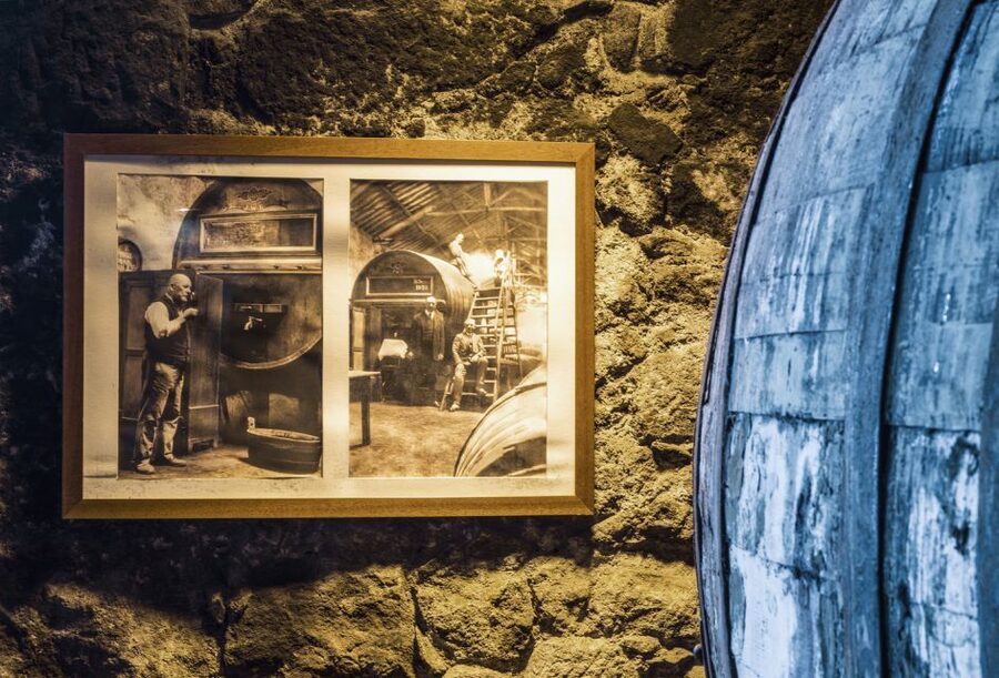 Porto: Burmester Cellar Tour with Tasting & Pairing Options - Buying a bottle after the tasting
