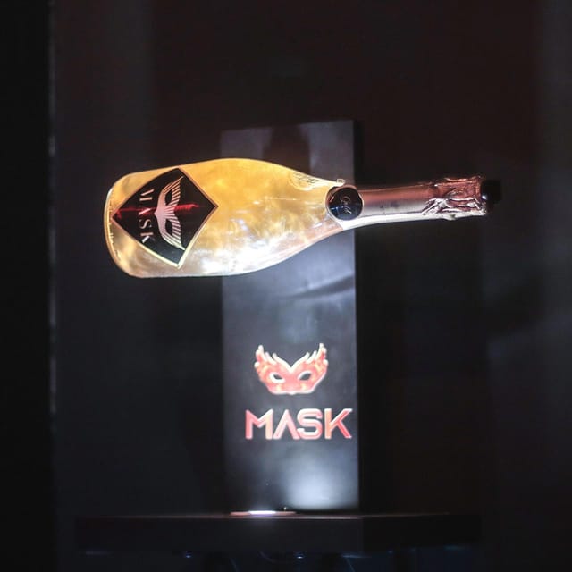 Porto: Cabaret & Pole Shows, with a Welcome Drink! - Key points at a glance
