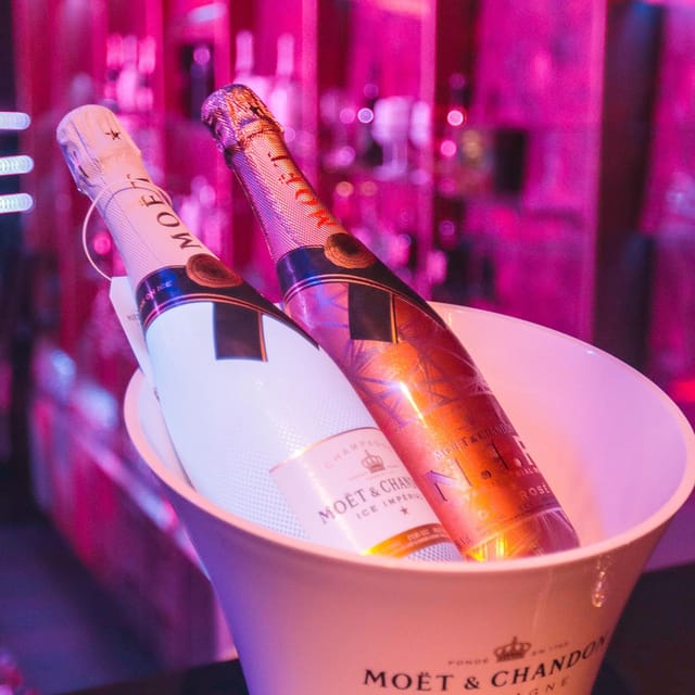 Porto: Cabaret & Pole Shows, with a Welcome Drink! - The cabaret and pole performances