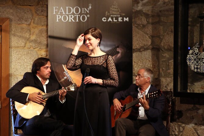 Porto: Cálem Cellar Tour, Live Fado Show and Wine Tasting - Reaching Cálem in Vila Nova de Gaia
