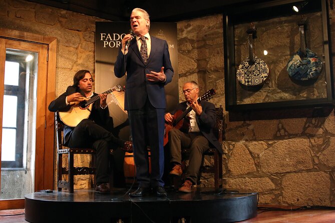 Porto: Cálem Cellar Tour, Live Fado Show and Wine Tasting - A 45-minute Fado show in the cellar