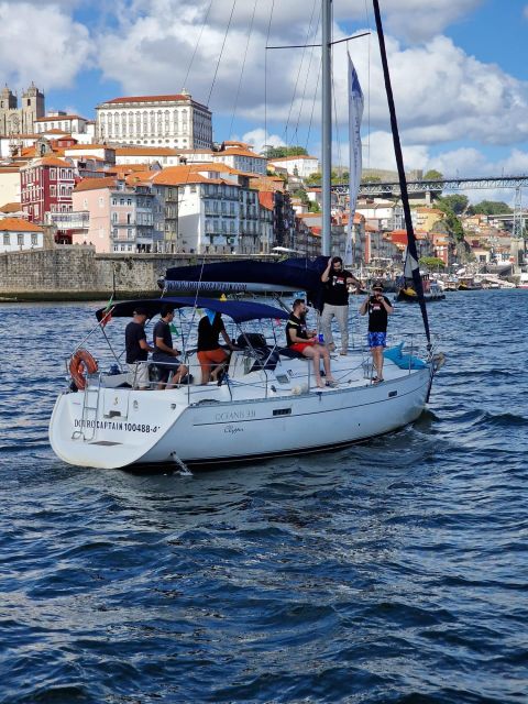 Porto: Charming Sailboat Bachelor Party with drinks - The Luiz I Bridge photo stop