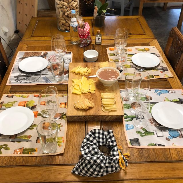 Porto: Cheese and Port Wine Tasting in a Unique Place - How the three Port wines change the tasting