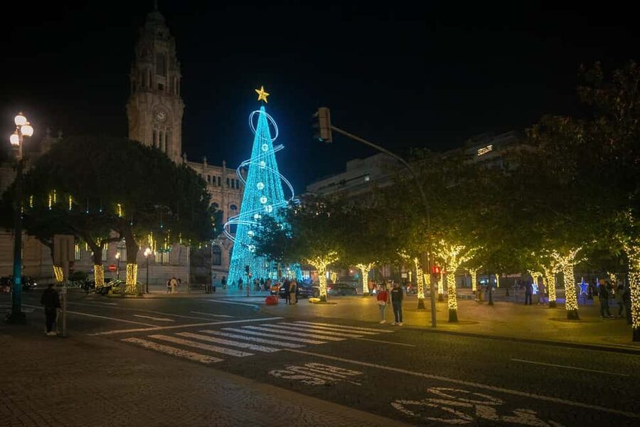 Porto: Christmas Lights Flexible Walking Tour - An optional Clérigos Tower stop after dark