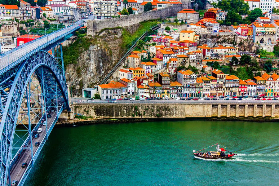 Porto City Full Day Minibus Tour, Wine Tasting & Six Brigdes - São Bento’s tile panels and Porto’s early story