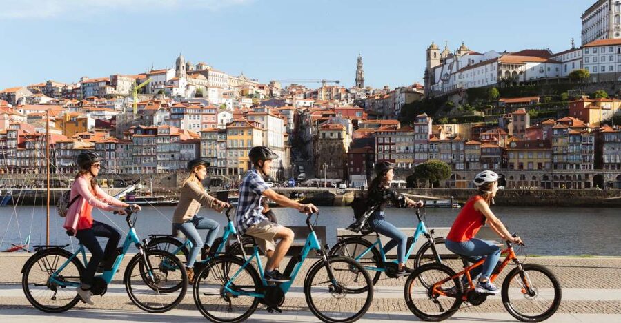Porto: City Highlights 3-Hour Guided Electric Bike Tour - Serra do Pilar and the first big panorama