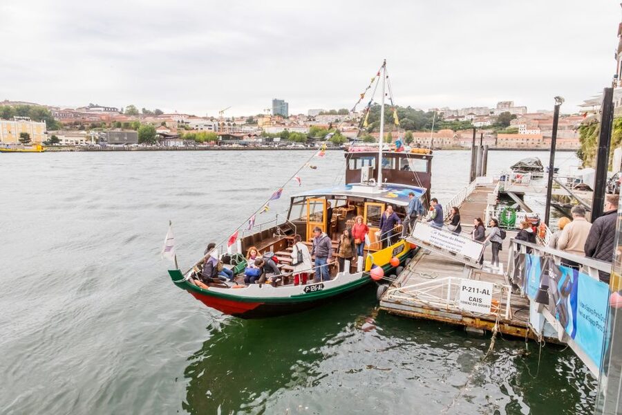Porto: City Train Tour, River Cruise & Wine Cellar - Fitting everything into one day
