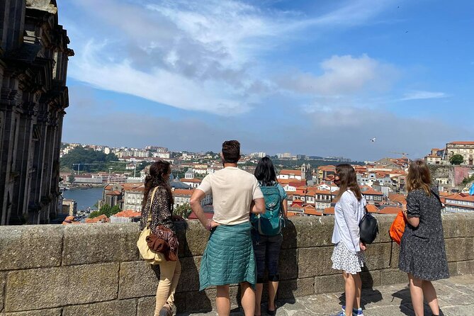 PORTO city Walking Tour - The Carmelitas churches hide a surprising detail