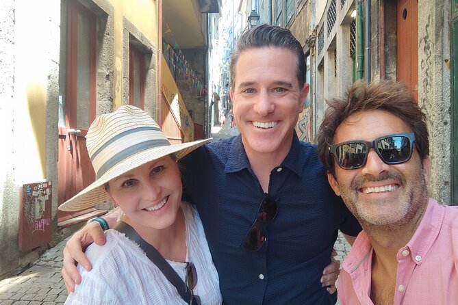 Porto city Walking Tour by a expert local - Bolhão Market and Porto’s everyday flavor