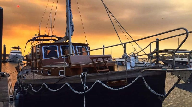 Porto: Classic Sailboat Cruise Along the Douro River - The Dom Luis I Bridge from below