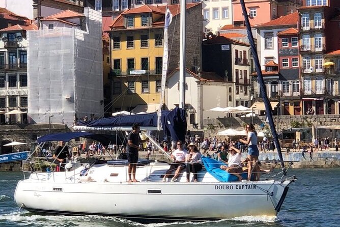 Porto: Cruzeiro privado rio douro até 8 pessoas com wine tasting - Why Seeing Porto From the Douro Works So Well