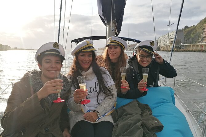 Porto: Cruzeiro privado rio douro até 8 pessoas com wine tasting - Port Wine, Port Tonics, and the Welcome Drink