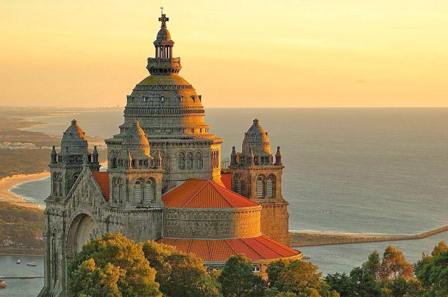 Porto: Day Trip to Santiago de Compostela - Four hours around the cathedral
