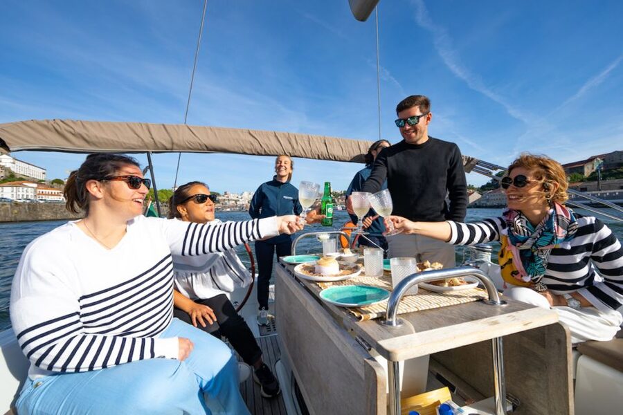 Porto: Daytime or Sunset Douro River Sightseeing Cruise - Alfândega, Miragaia, and the old waterfront