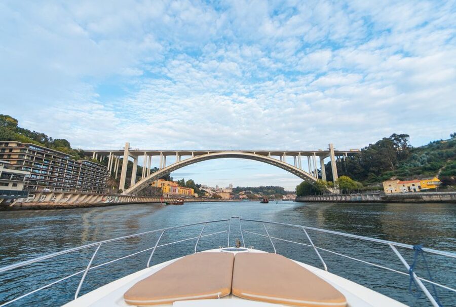 Porto - Douro Cruise with Port wine and snacks - Dom Luís Bridge and Porto’s central riverfront