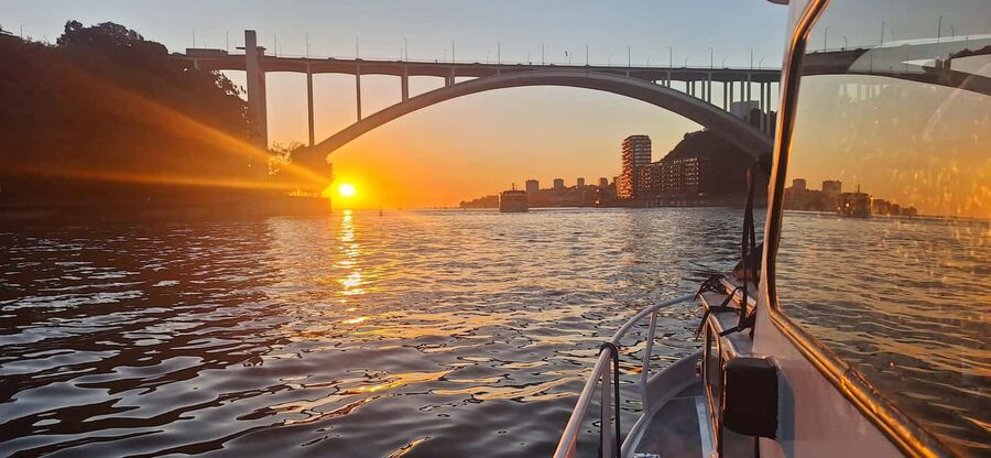 Porto: Douro private cruiser (only for you)6 bridges/sunset - Why a private Douro cruise works so well in Porto