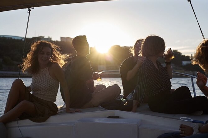 Porto: Douro River Boat Cruise with Port Wine and Snacks - Ribeira, São Francisco, and Porto’s maritime past