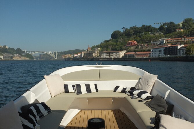 Porto: Douro River Boat Cruise with Port Wine and Snacks - Alfândega and the Crystal Palace viewpoint