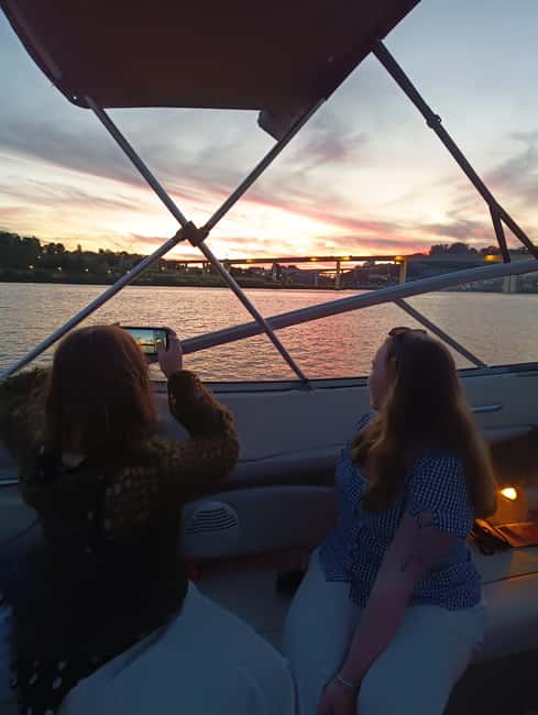 Porto: Douro River Boat Tour with Port Wine Tasting - Timing, comfort, and what to bring