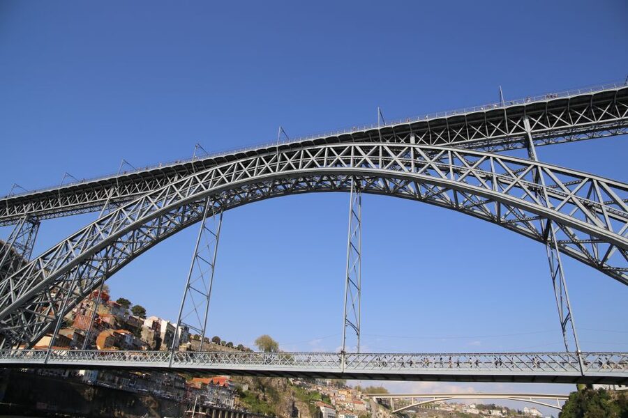 Porto: Douro River Cruise w/ Portuguese Wines & Local Host - What the skipper adds to the experience