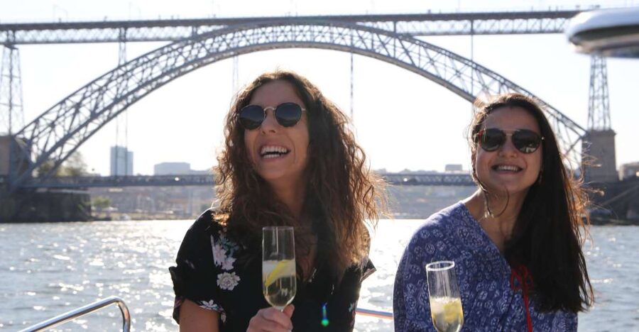 Porto: Douro River Cruise w/ Portuguese Wines & Local Host - Freixo and Palácio do Freixo