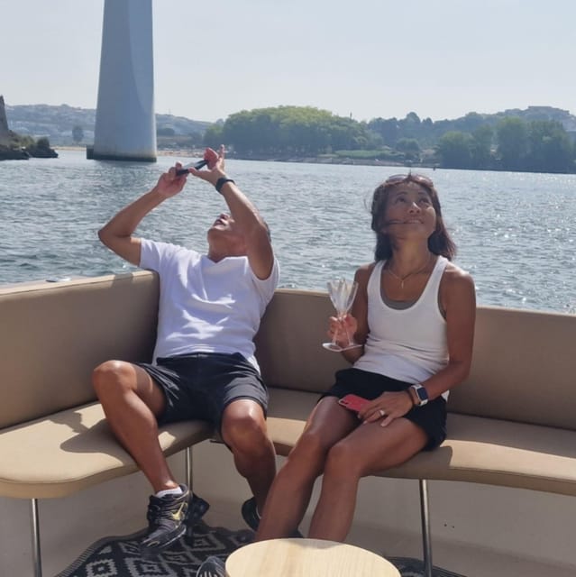 Porto: Douro River Cruise / Welcome Drink/with sunset option - What the welcome drink adds
