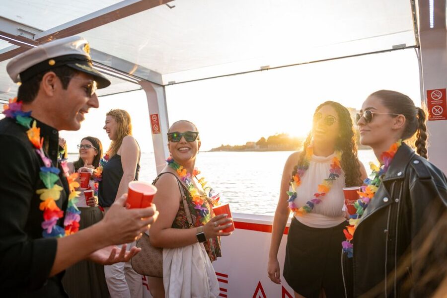 Porto: Douro River Party Boat with Sunset Option & 6 Bridges - Key points to know before booking