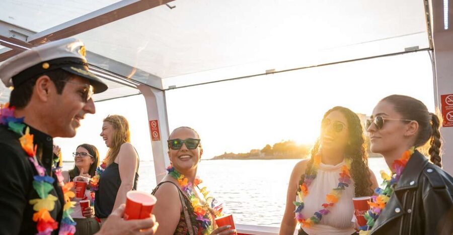 Porto: Douro River Party Boat with Sunset Option & 6 Bridges - What the two-hour Douro cruise is really like