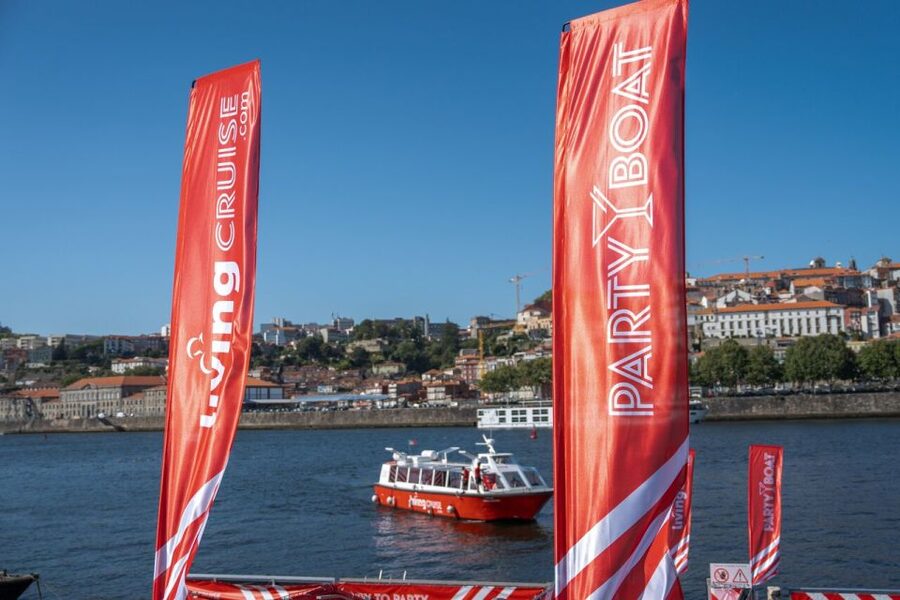 Porto: Douro River Party Boat with Sunset Option & 6 Bridges - The party atmosphere and the right kind of company