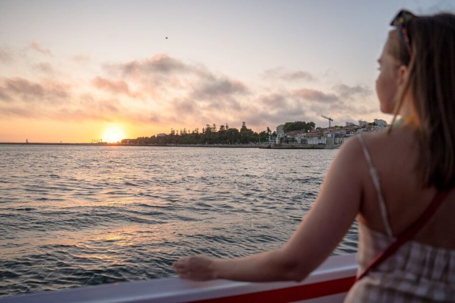 Porto: Douro River Party Boat with Sunset Option & 6 Bridges - What your $17 ticket includes