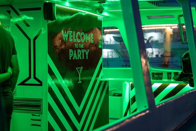 Porto: Douro River Party Boat with Sunset Option and 6 Bridges - The Dom Luís I Bridge and the Six-Bridge Route