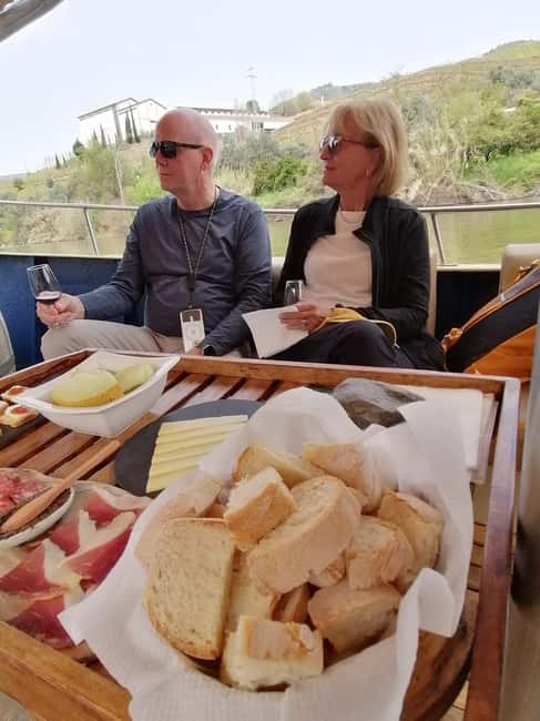 Porto: Douro Valley, 2 Wineries, Lunch, and 1-Hour Boat Tour - Why this Douro Valley day works so well