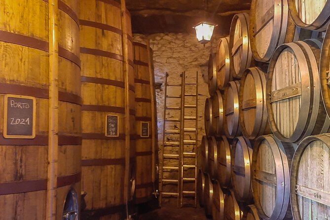 Porto: Douro Valley Private Grand Experience - Private - Lunch with wine and Douro products
