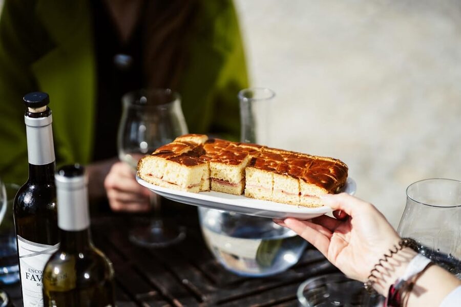 Porto: Douro Valley Tour with 2 Wineries, Lunch and Cruise - Who should book this experience
