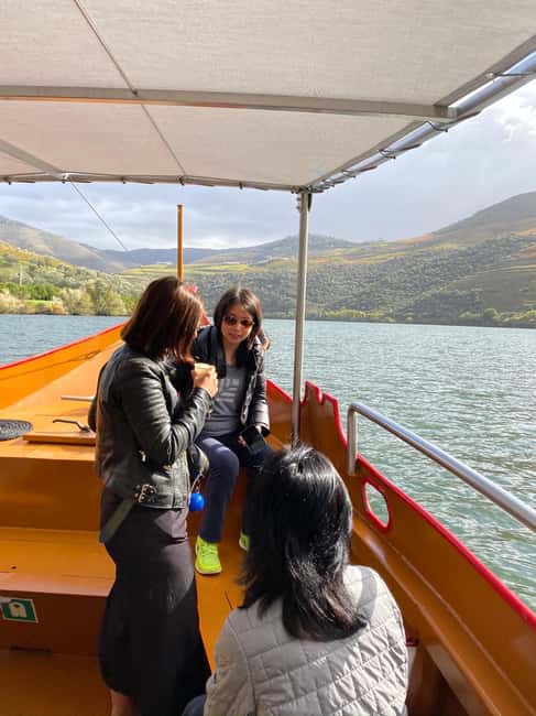 Porto: Douro Valley with Small Wineries, Lunch and Boat Tour - The second winery and the return to Porto