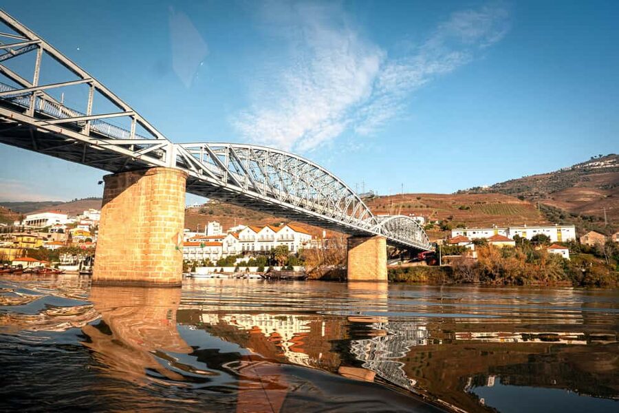 Porto: Douro Wine Tour with Lunch and River Cruise - Why the Douro Valley Works as a Day Trip from Porto