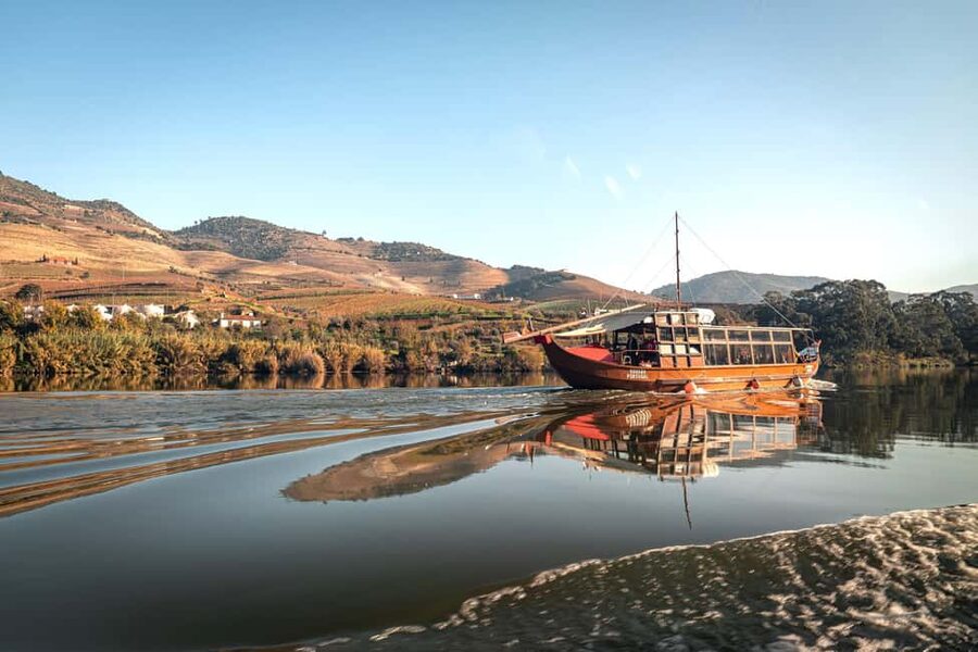 Porto: Douro Wine Tour with Lunch and River Cruise - A Comfortable Start in Porto