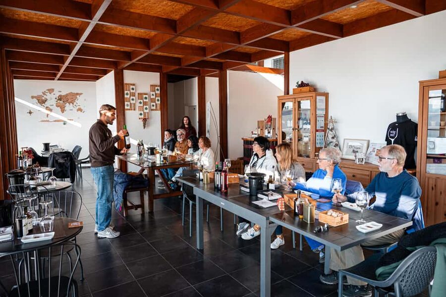 Porto: Douro Wine Tour with Lunch and River Cruise - Lunch in Pinhão: The Day’s Most Local Meal