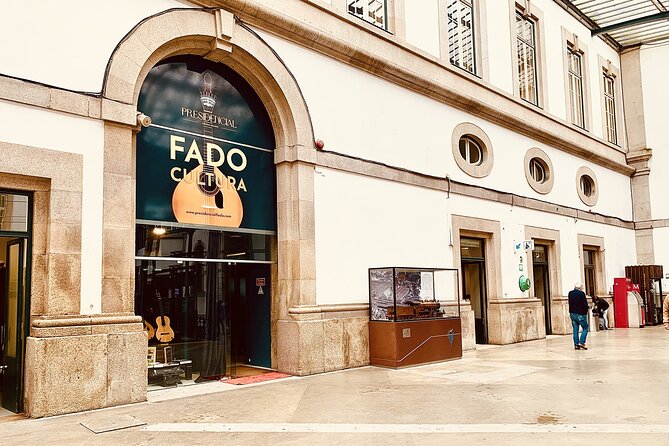Porto : Fado and Porto Wine Show at the Trinity Noble Hall - Fado in Porto’s Noble Hall