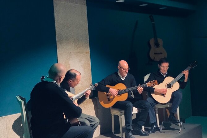 Porto : Fado and Porto Wine Show at the Trinity Noble Hall - Choosing your Port wine