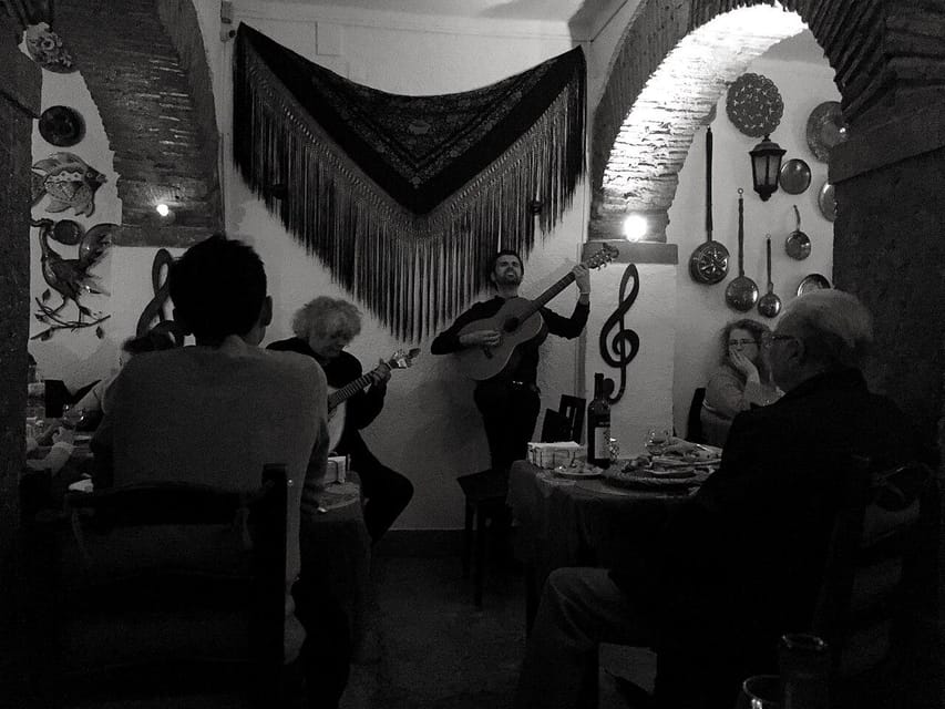Porto: Fado Show with Dinner in a Traditional Fado House - The value of speaking with the Fadistas