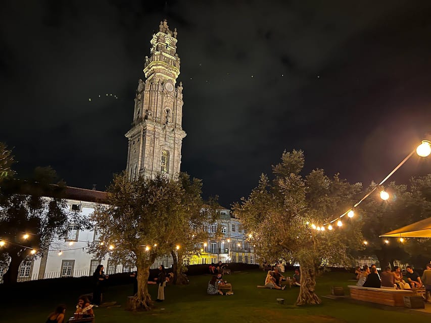 Porto: Fado Show with Dinner in a Traditional Fado House - Timing, comfort, and suitability