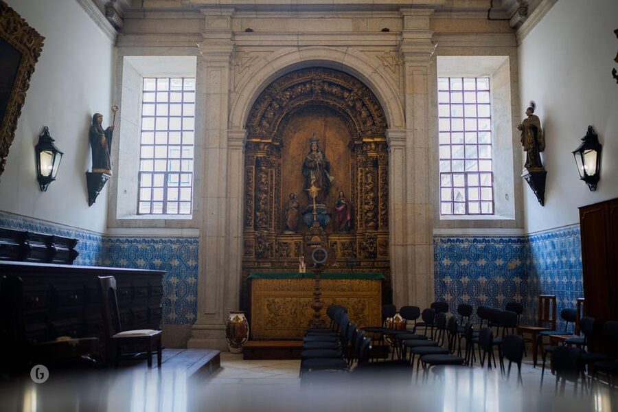 “Porto: Fado Show with Guided Tour in a Historic Monastery” - Who should book this experience