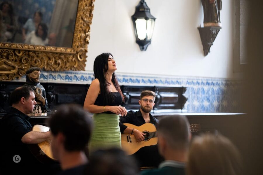 “Porto: Fado Show with Guided Tour in a Historic Monastery” - Arriving at São Bento da Vitória