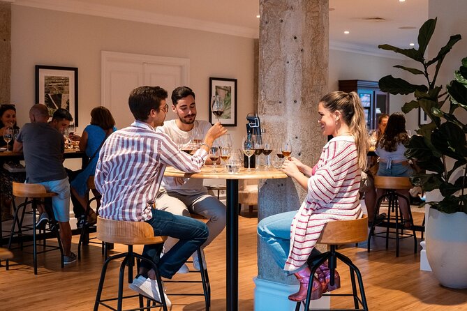 Porto: Flavours of Portugal – Wine Tastings at WOW Wine School - What the guide adds to the tasting